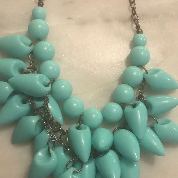 Jewelry - Beautiful teal green necklace